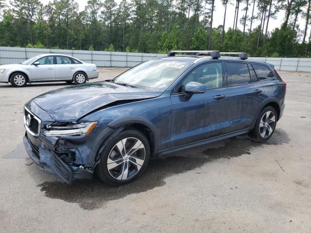 2020 VOLVO V60 CROSS T5 MOMENTUM, null