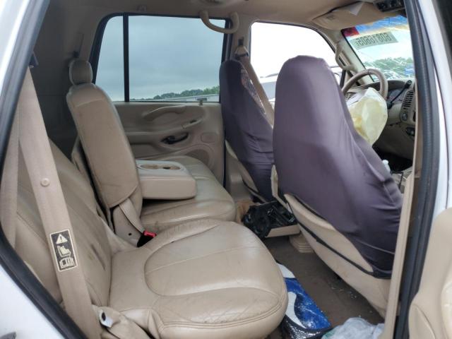 1FMRU16W22LA36749 - 2002 FORD EXPEDITION XLT WHITE photo 11