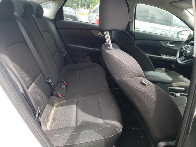 3KPF24AD2KE082546 - 2019 KIA FORTE FE თეთრი ფოტო 10