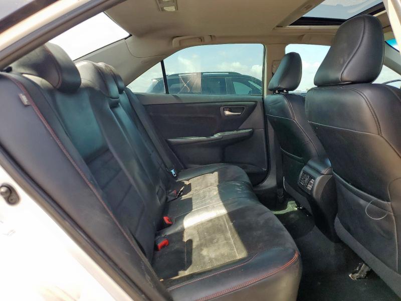 4T1BK1FKXGU569891 - 2016 TOYOTA CAMRY XSE WHITE photo 10