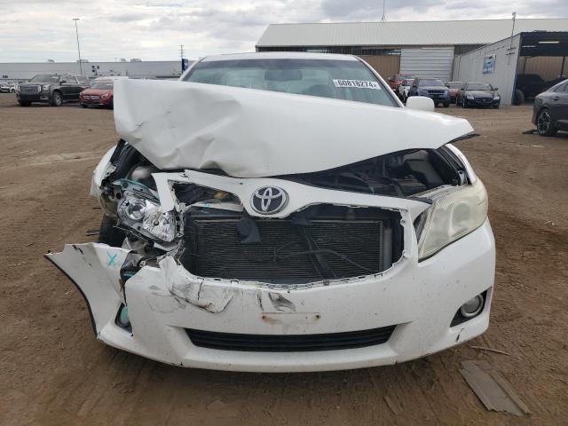 4T1BK3EK2BU628583 - 2011 TOYOTA CAMRY SE WHITE photo 5