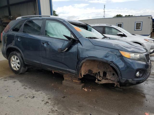 5XYKT3A14BG142356 - 2011 KIA SORENTO BASE BLUE photo 4