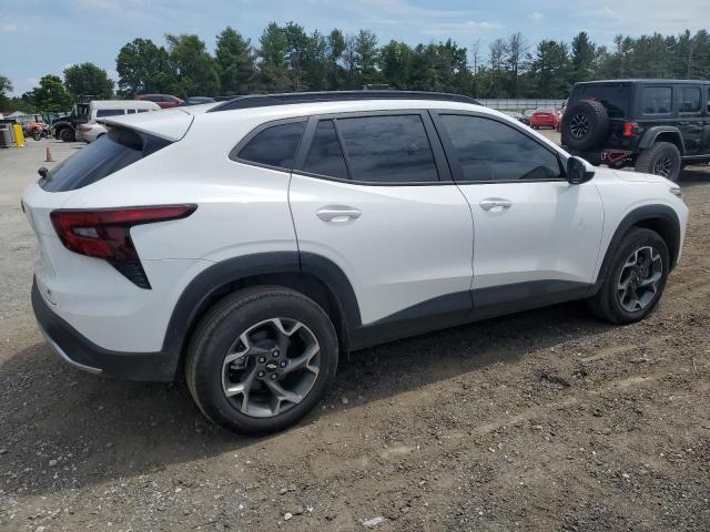 KL77LHE29RC045395 - 2024 CHEVROLET TRAX 1LT WHITE photo 3