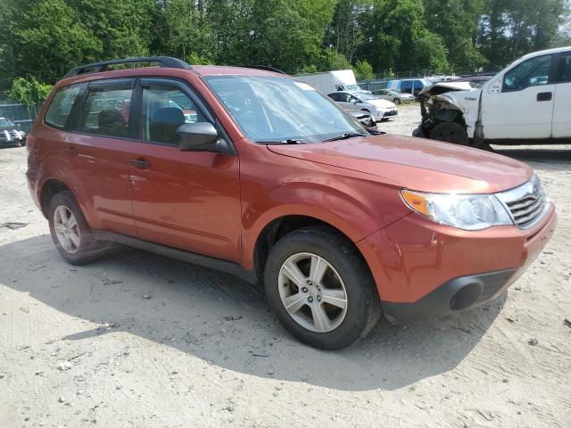 JF2SH6BC8AH791121 - 2010 SUBARU FORESTER XS Kastanienbraun Foto 4