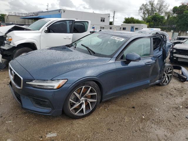 7JRA22TK0KG005752 - 2019 VOLVO S60 T6 MOMENTUM BLUE photo 1