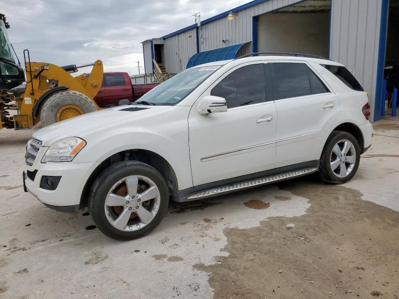 4JGBB8GB3BA683961 - 2011 MERCEDES-BENZ ML 350 4MATIC WHITE photo 1