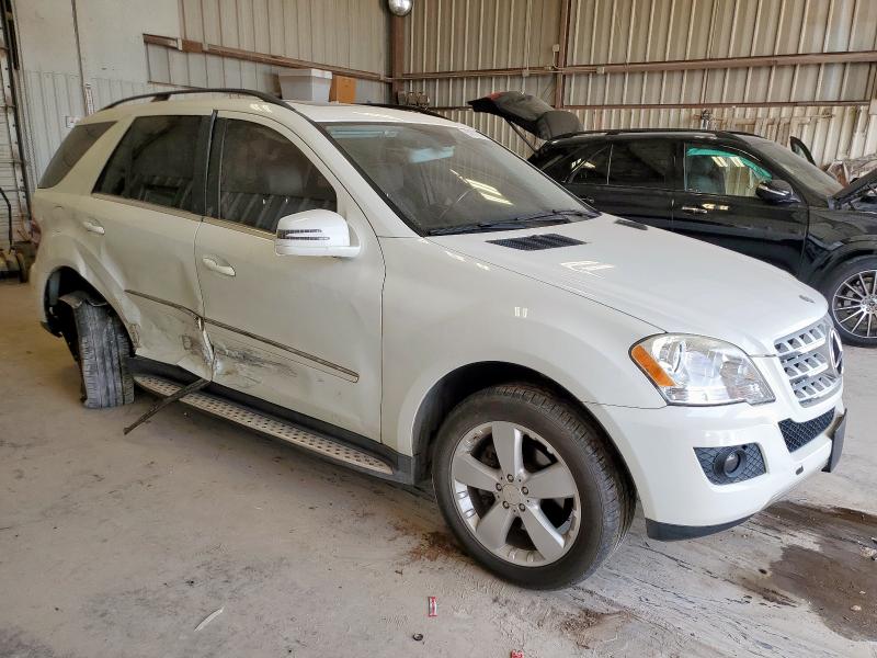 4JGBB8GB3BA683961 - 2011 MERCEDES-BENZ ML 350 4MATIC WHITE photo 4
