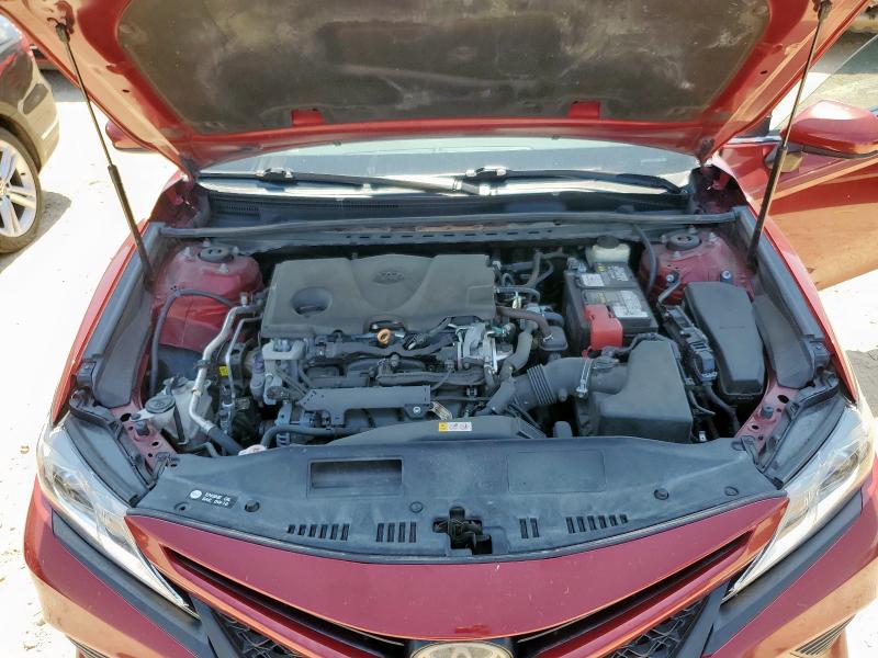 4T1B11HK3JU620137 - 2018 TOYOTA CAMRY L Qırmızı foto 11