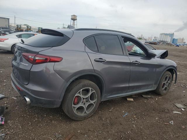 ZASFAKPN9J7B85976 - 2018 ALFA ROMEO STELVIO SPORT ნაცრისფერი ფოტო 3