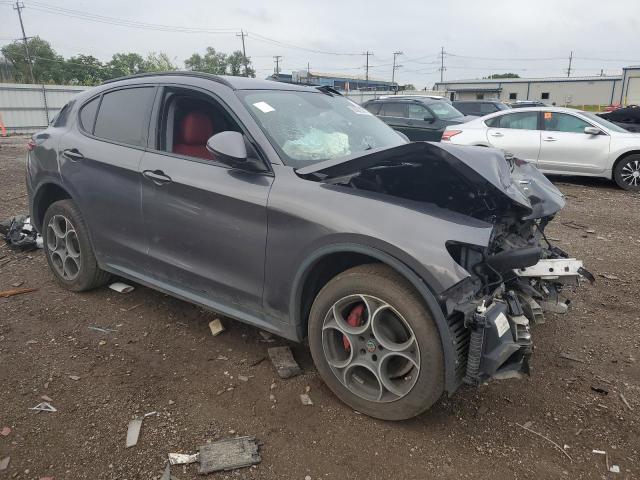 ZASFAKPN9J7B85976 - 2018 ALFA ROMEO STELVIO SPORT ნაცრისფერი ფოტო 4