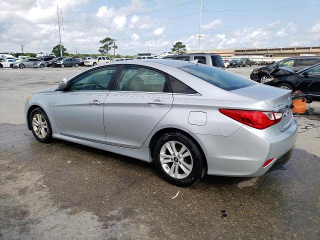 5NPEB4AC2EH838010 - 2014 HYUNDAI SONATA GLS SILVER photo 2