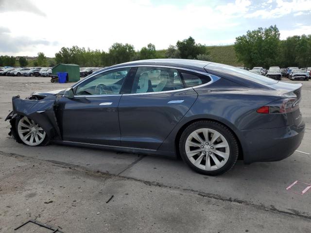 5YJSA1E25HF187898 - 2017 TESLA MODEL S 灰色 照片 2