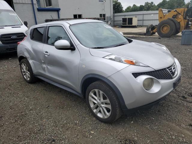 JN8AF5MV2DT209710 - 2013 NISSAN JUKE S SILVER photo 4