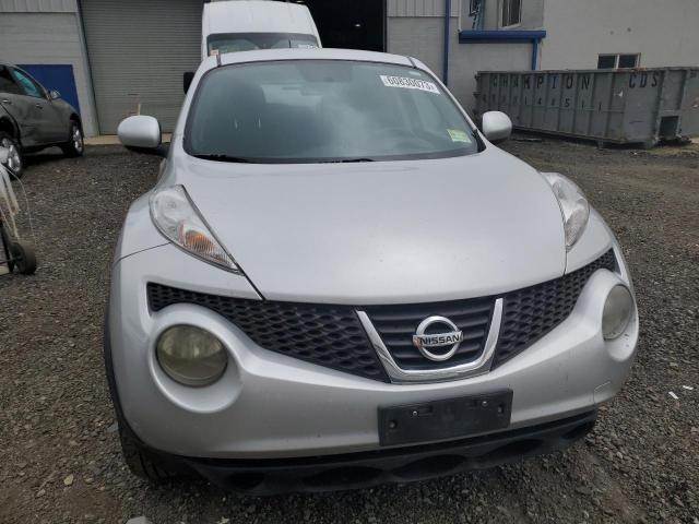 JN8AF5MV2DT209710 - 2013 NISSAN JUKE S SILVER photo 5