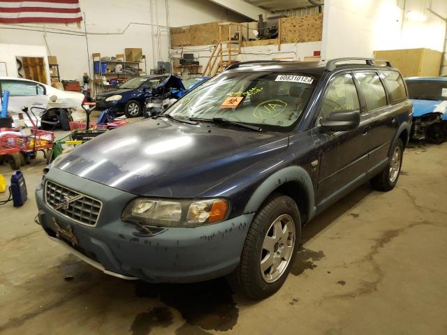 YV1SZ58D021068101 - 2002 VOLVO V70 XC BLUE photo 2