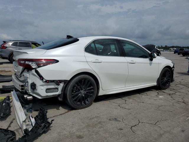 4T1K61AK7RU841344 - 2024 TOYOTA CAMRY XSE أبيض صورة 3