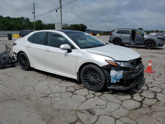 4T1K61AK7RU841344 - 2024 TOYOTA CAMRY XSE أبيض صورة 4