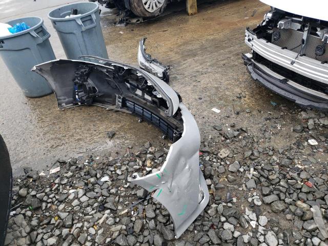 JTDKARFP1J3103281 - 2018 TOYOTA PRIUS PRIM 银色 照片 12