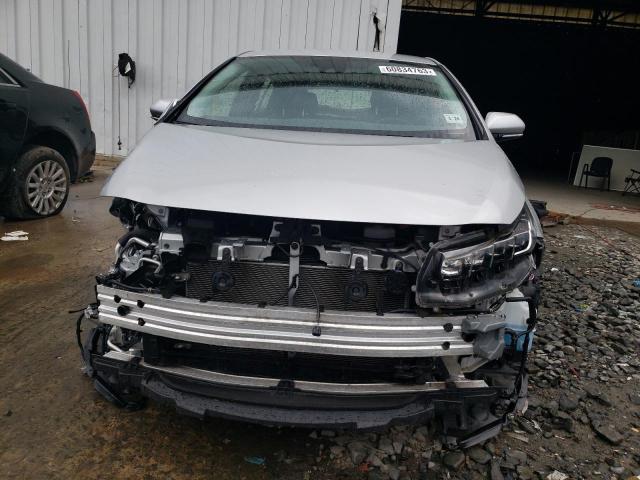 JTDKARFP1J3103281 - 2018 TOYOTA PRIUS PRIM 银色 照片 5