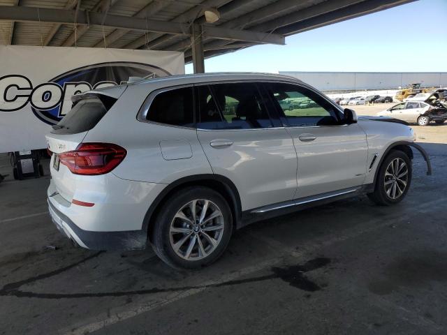 5UXTR9C55JLC83947 - 2018 BMW X3 XDRIVE30I WHITE photo 3