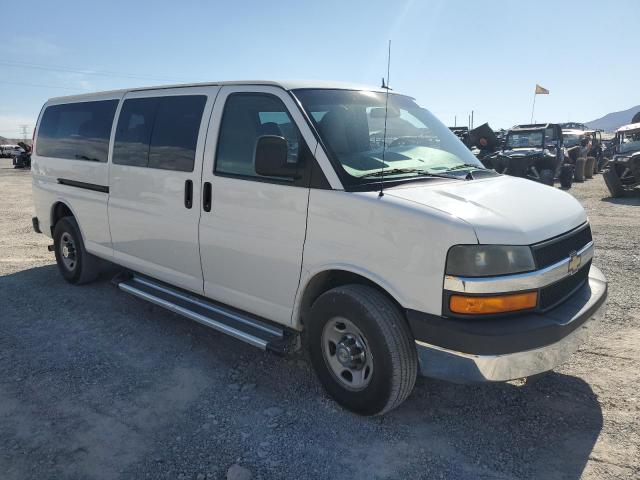 1GBZG1FGXF1112096 - 2015 CHEVROLET EXPRESS G3 LT WHITE photo 4