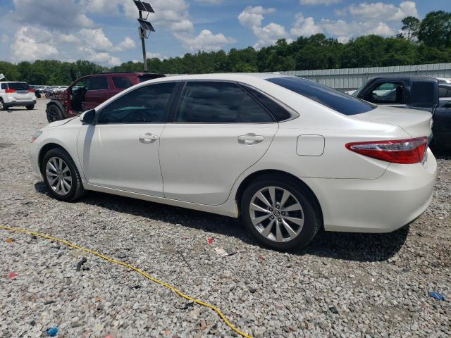 4T1BF1FK6GU157357 - 2016 TOYOTA CAMRY LE WHITE photo 2