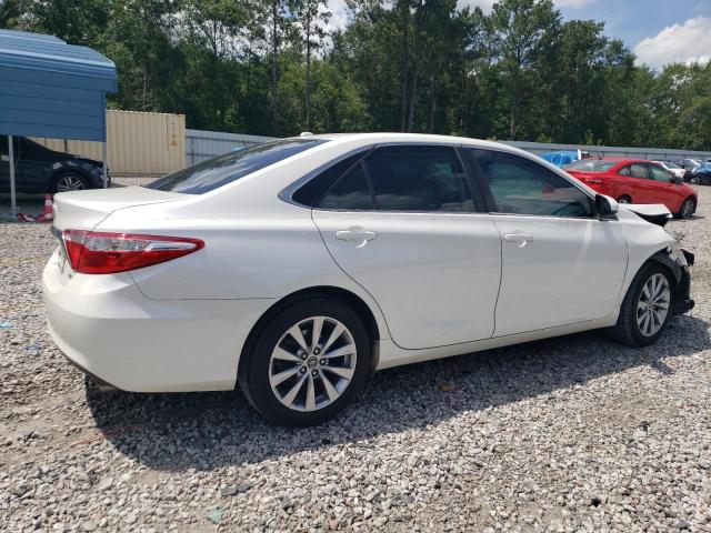 4T1BF1FK6GU157357 - 2016 TOYOTA CAMRY LE WHITE photo 3