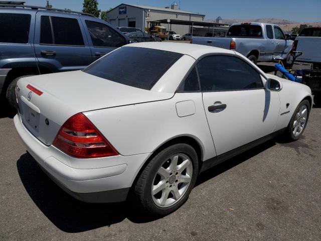 WDBKK47F7YF156564 - 2000 MERCEDES-BENZ SLK 230 KOMPRESSOR WHITE photo 3