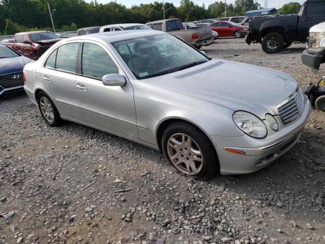 WDBUF26J55A703234 - 2005 MERCEDES-BENZ E 320 CDI GRAY photo 4