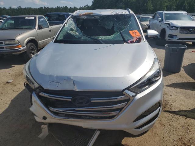 KM8J33A26JU742910 - 2018 HYUNDAI TUCSON VALUE SILVER photo 5