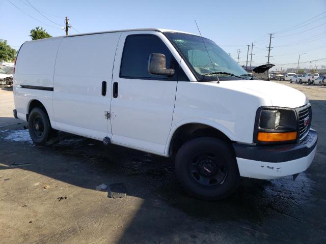 1GTGG25C981101357 - 2008 GMC SAVANA G2500 WHITE photo 4