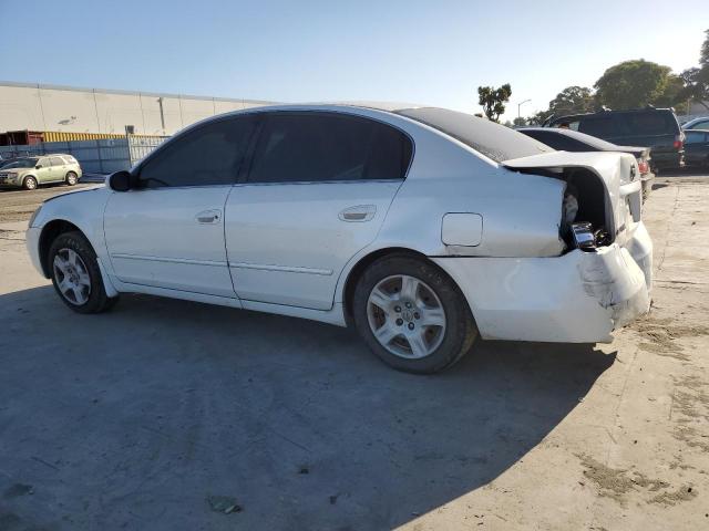 1N4AL11D43C262535 - 2003 NISSAN ALTIMA BASE WHITE photo 2