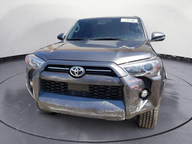 JTENU5JR7P6090285 - 2023 TOYOTA 4RUNNER SE GRAY photo 5