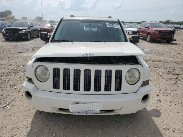 1J4FT28B69D121943 - 2009 JEEP PATRIOT SPORT WHITE photo 5