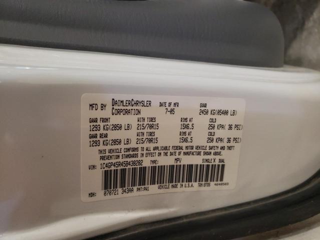 1C4GP45R45B438282 - 2005 CHRYSLER TOWN & COU 白色 照片 13