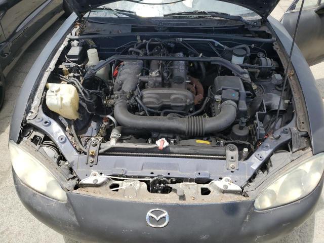 JM1NB353020222187 - 2002 MAZDA MX-5 MIATA BASE BLUE photo 11