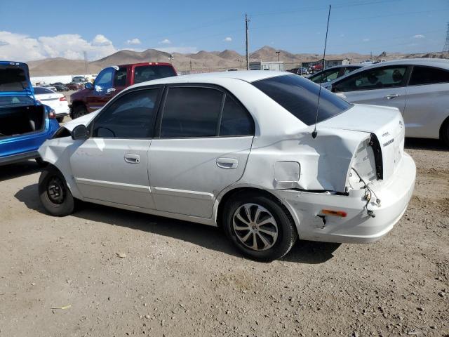 KMHCG45C25U655775 - 2005 HYUNDAI ACCENT GL WHITE photo 2