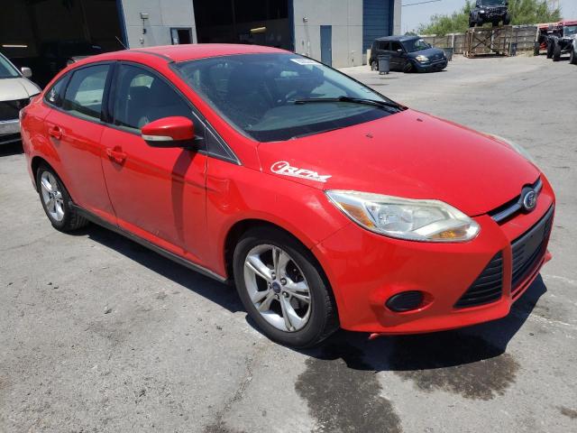 1FADP3F22EL230786 - 2014 FORD FOCUS SE RED photo 4