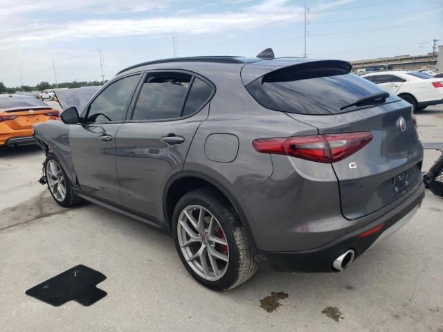 ZASFAKNN5J7C00413 - 2018 ALFA ROMEO STELVIO TI SPORT CHARCOAL photo 2