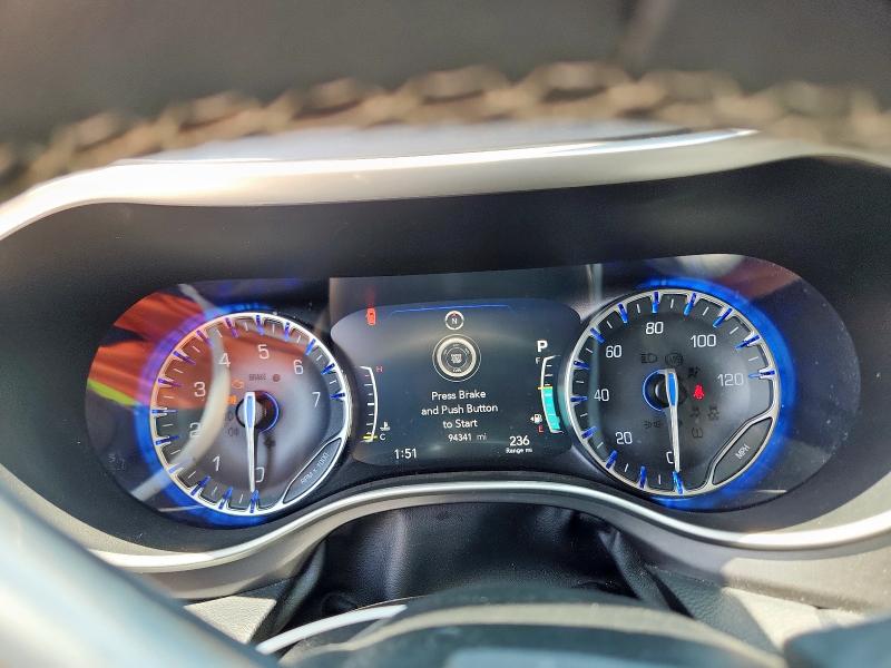 2C4RC1BG8NR125999 - 2022 CHRYSLER PACIFICA TOURING L WHITE photo 9