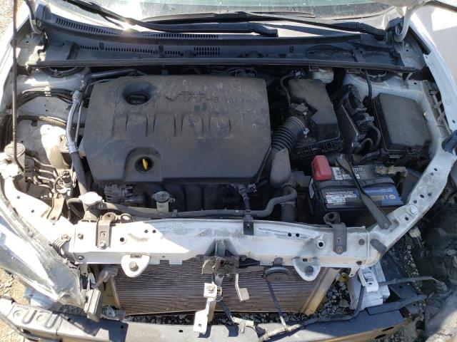 2T1BURHE4KC168413 - 2019 TOYOTA COROLLA L Beyaz fotoğraf 11