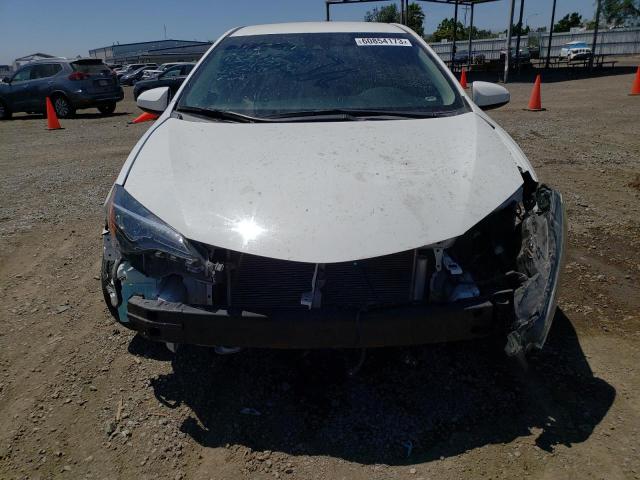 2T1BURHE4KC168413 - 2019 TOYOTA COROLLA L Beyaz fotoğraf 5