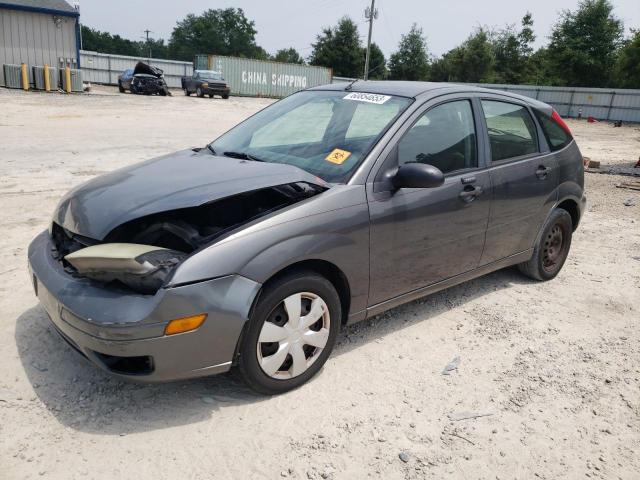 3FAHP37N15R137561 - 2005 FORD FOCUS ZX5 GRAY photo 1