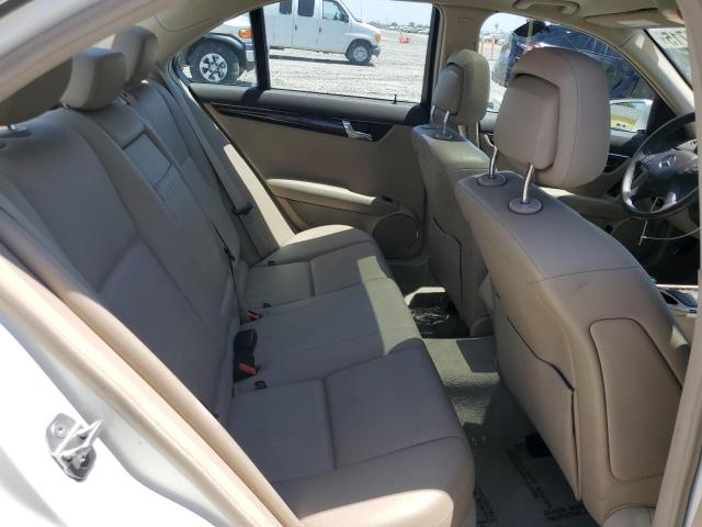 WDDGF5EB8BR136692 - 2011 MERCEDES-BENZ C 300 白色 照片 10