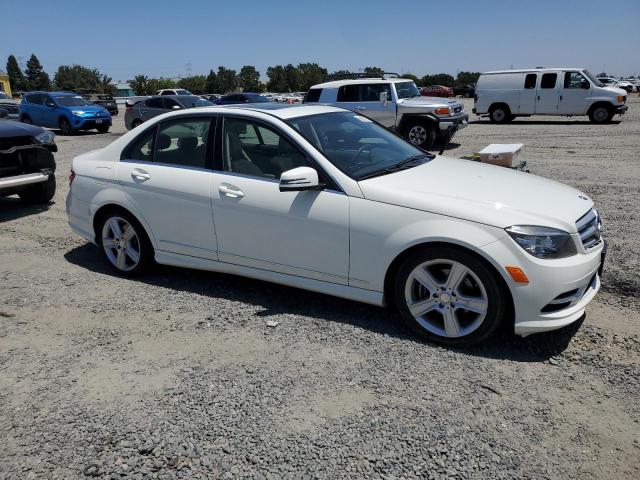 WDDGF5EB8BR136692 - 2011 MERCEDES-BENZ C 300 白色 照片 4