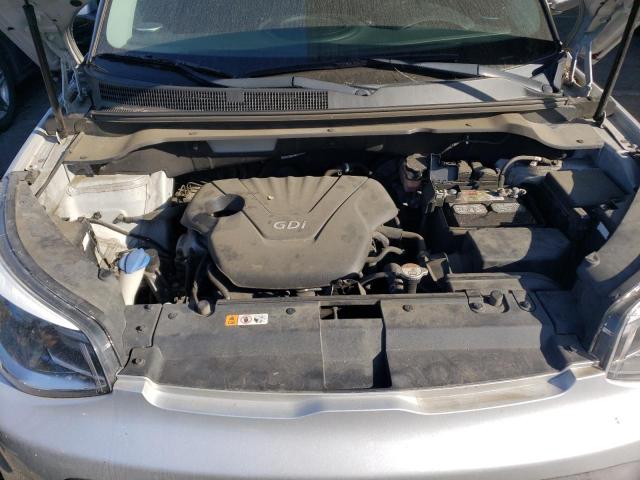 KNDJN2A26F7775629 - 2015 KIA SOUL SILVER photo 11