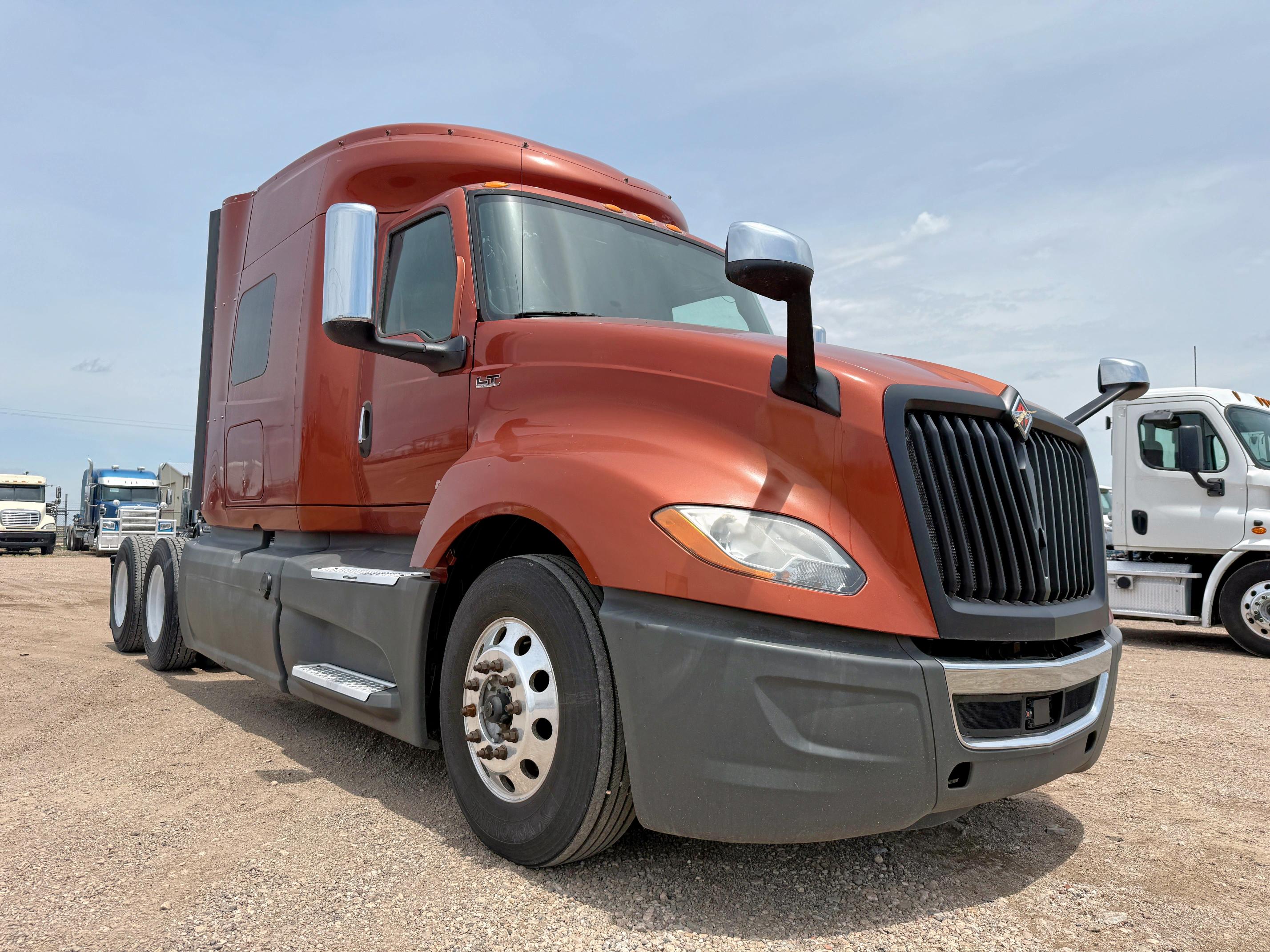 2019 INTERNATIONAL LT625, null