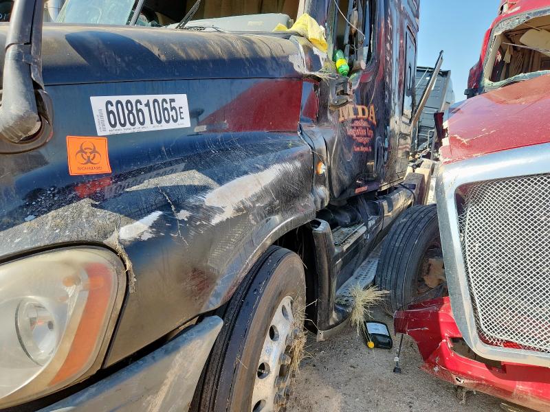 3AKJGLD65FSGE5018 - 2015 FREIGHTLINER CASCADIA 1 黑色 照片 9