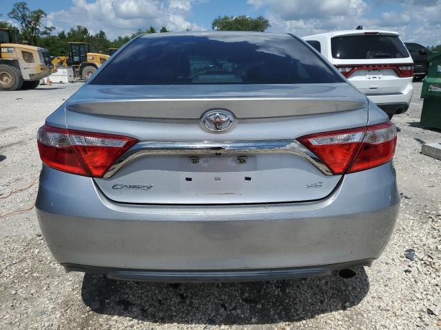 4T1BF1FK9HU288090 - 2017 TOYOTA CAMRY LE SILVER photo 6