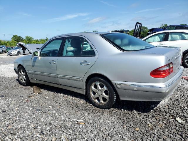 WDBJF65J22B419285 - 2002 MERCEDES-BENZ E 320 SILVER photo 2
